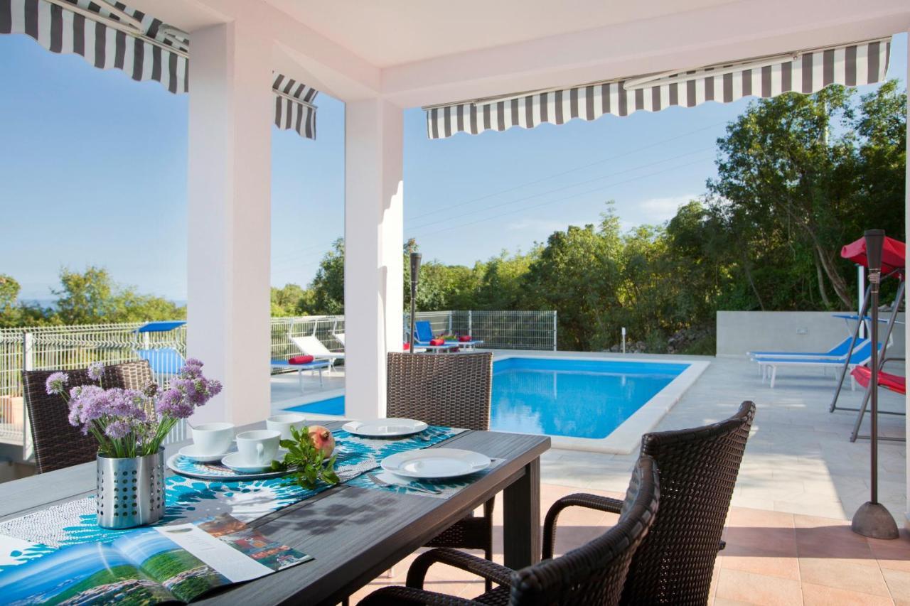 Villa Mirta In Crni Labin  Eksteriør billede